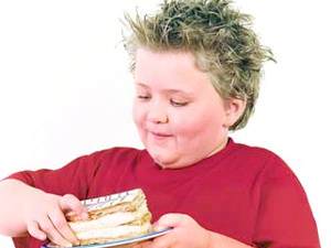 Obez çocuk ailenin suçu mu?