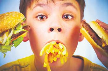 Obez çocuk ailenin suçu mu?