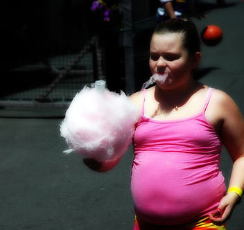 Obez çocuk ailenin suçu mu?