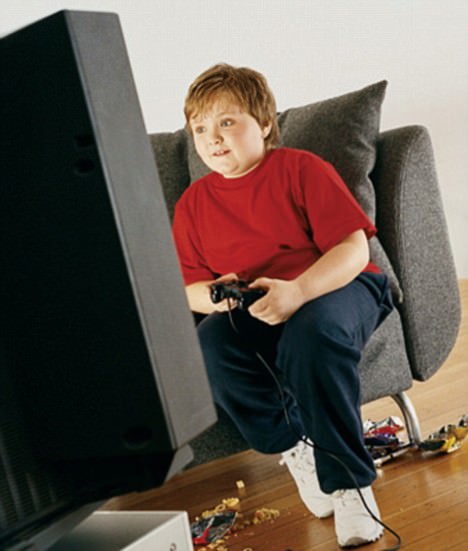 Obez çocuk ailenin suçu mu?