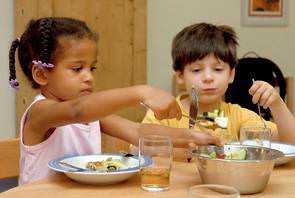 Obez çocuk ailenin suçu mu?