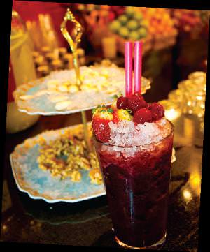 Istanbul efsane Cahide’sine sonunda kavustu!