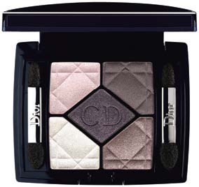 Zarif mükemmellik sofistike bir güzellik