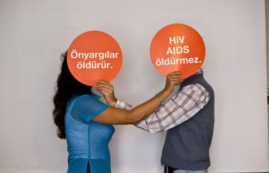 Eşimi bana HIV bulaştırdığı için asla suçlamadım