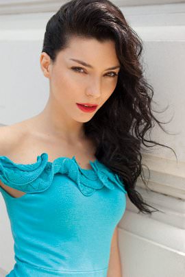 Ayşegül'ün güzellik sırrı; Kırmızı ruj