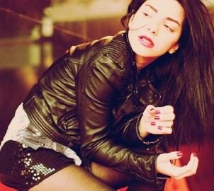 Ayşegül'ün güzellik sırrı; Kırmızı ruj