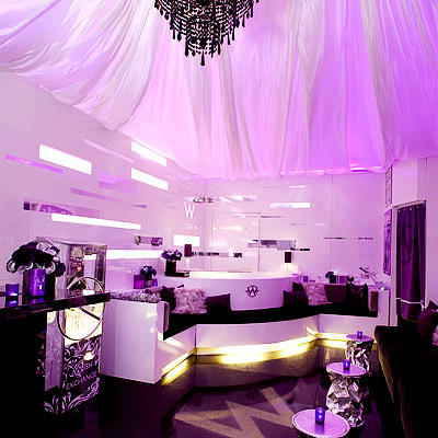 Akaretler, dümeni sanat ve eğlenceye kırdı