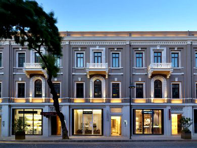 Akaretler, dümeni sanat ve eğlenceye kırdı