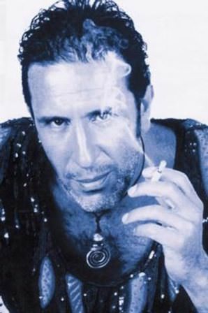 Cem Özer'i seviyor muyuz?