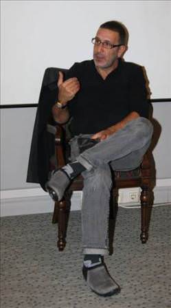 Cem Özer'i seviyor muyuz?