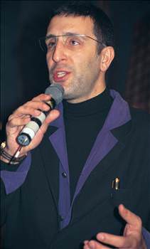 Cem Özer'i seviyor muyuz?