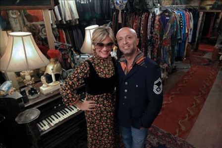 Şöhretlerin eskicisi, dönem dizilerinin kostüm tedarikçisi