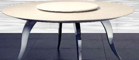 Özenle hazırlanan sofralar