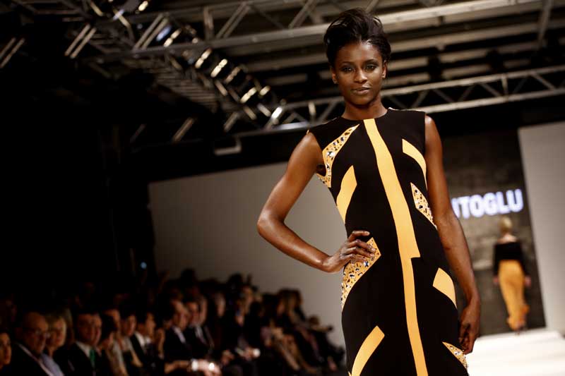 Atıl Kutoğlu 2011-2012 İstanbul Fashion Week defile