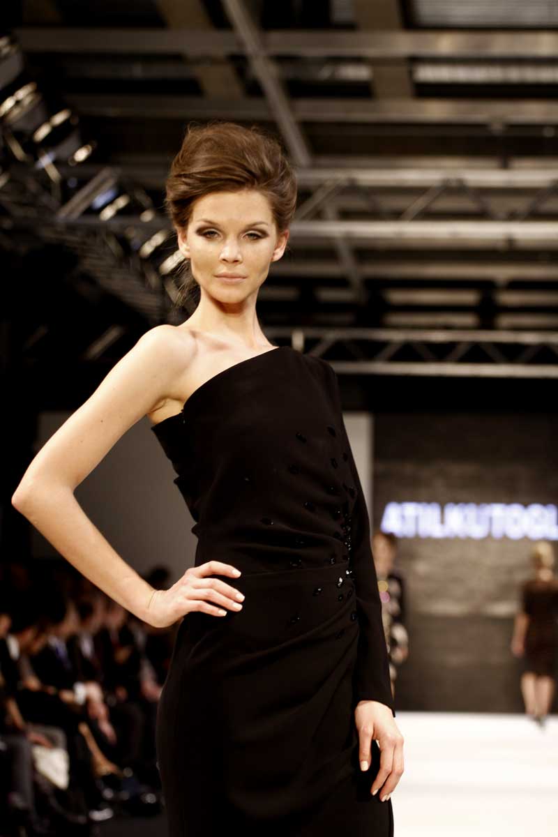 Atıl Kutoğlu 2011-2012 İstanbul Fashion Week defile