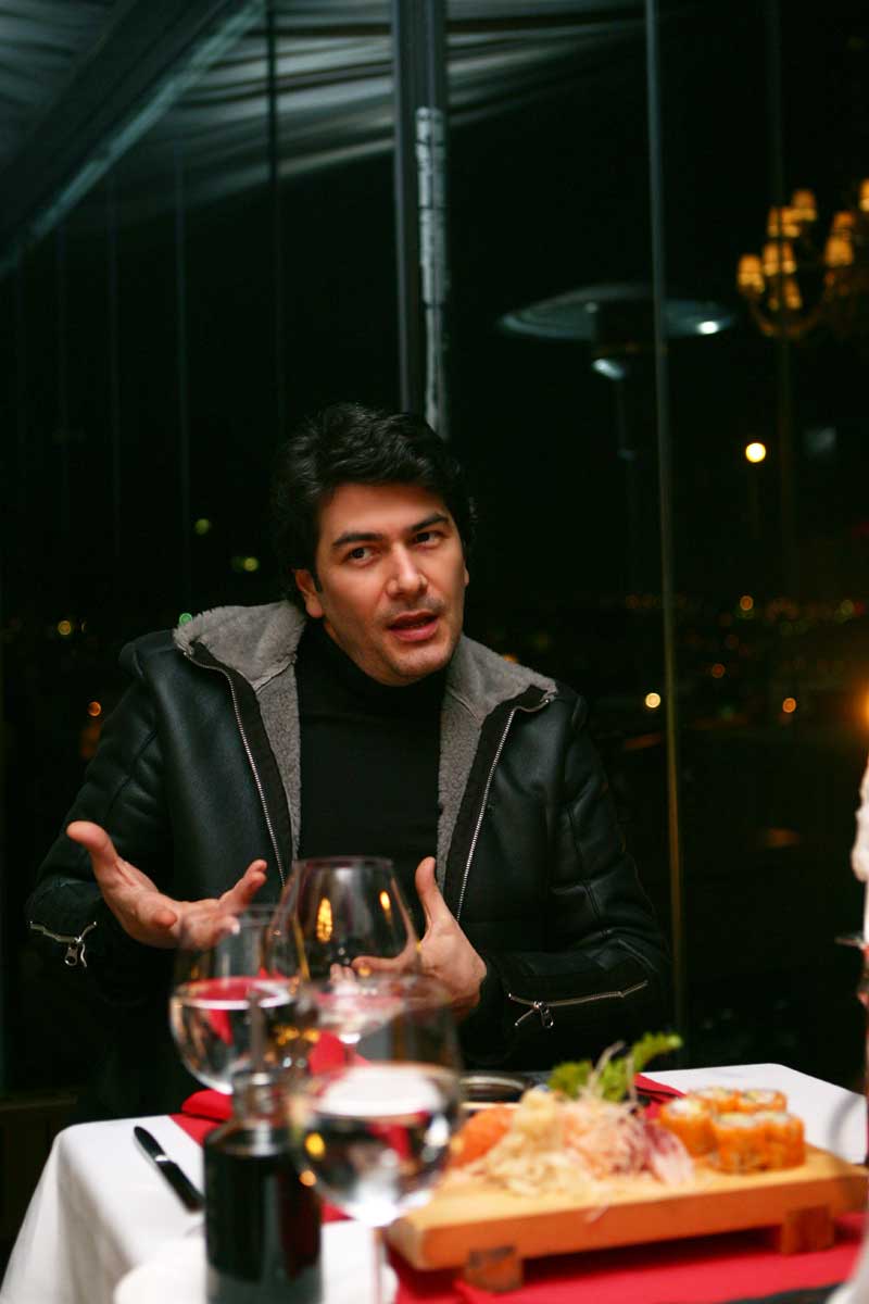 Vatan Şaşmaz'la Sevgililer Günü'ne hazırlandık