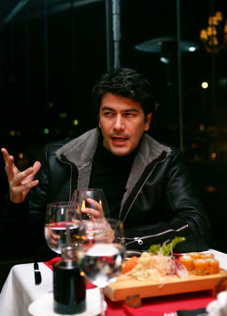 Vatan Şaşmaz'la Sevgililer Günü'ne hazırlandık