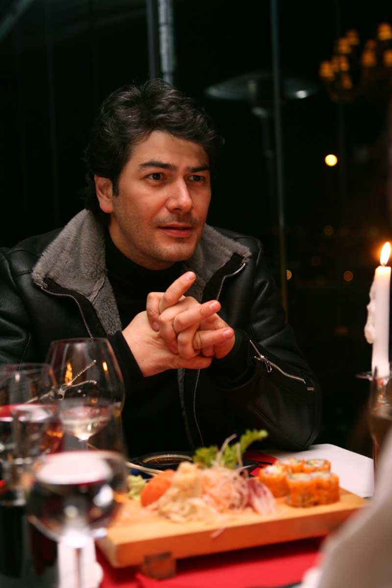 Vatan Şaşmaz'la Sevgililer Günü'ne hazırlandık