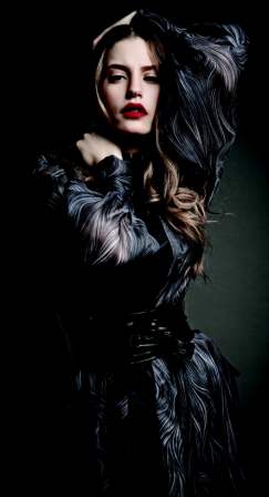 Serenay Sarıkaya şöhret yolunda