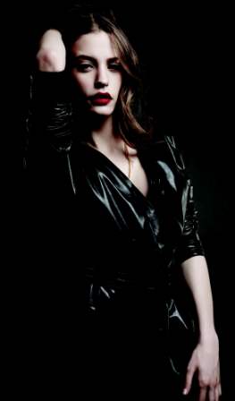 Serenay Sarıkaya şöhret yolunda