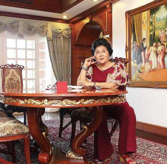 Diktatörlerin kadınları