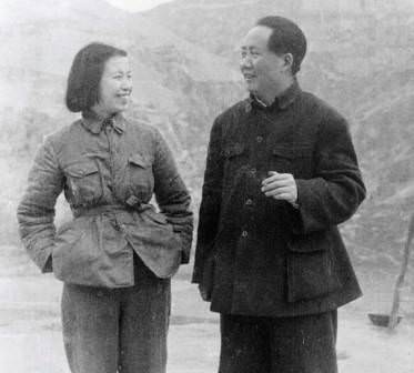 Diktatörlerin kadınları