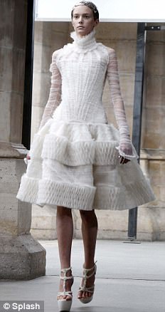 Prenses Kate hangi gelinliği giyecek?