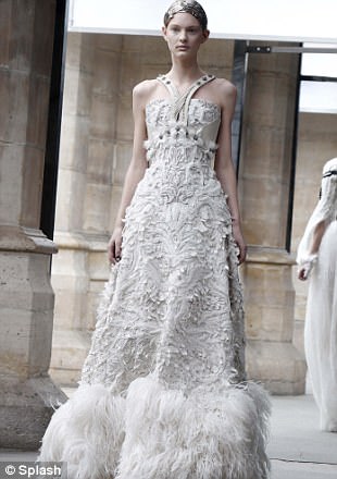 Prenses Kate hangi gelinliği giyecek?