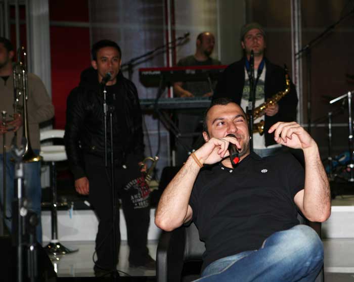 Bay J’yi yakından tanımaya ne dersiniz?