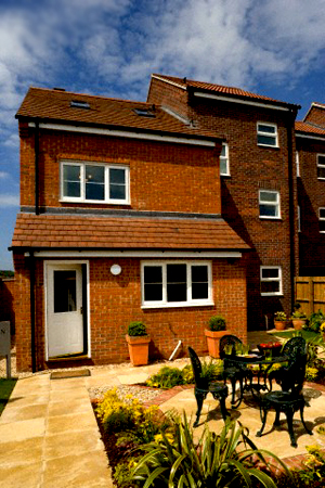 Bahçe mobilyası alırken ve kullanırken nelere dikkat etmeliyiz?