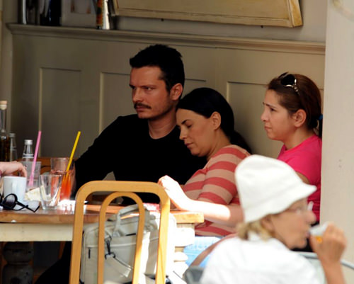 Salkım'ın kızı Ada...