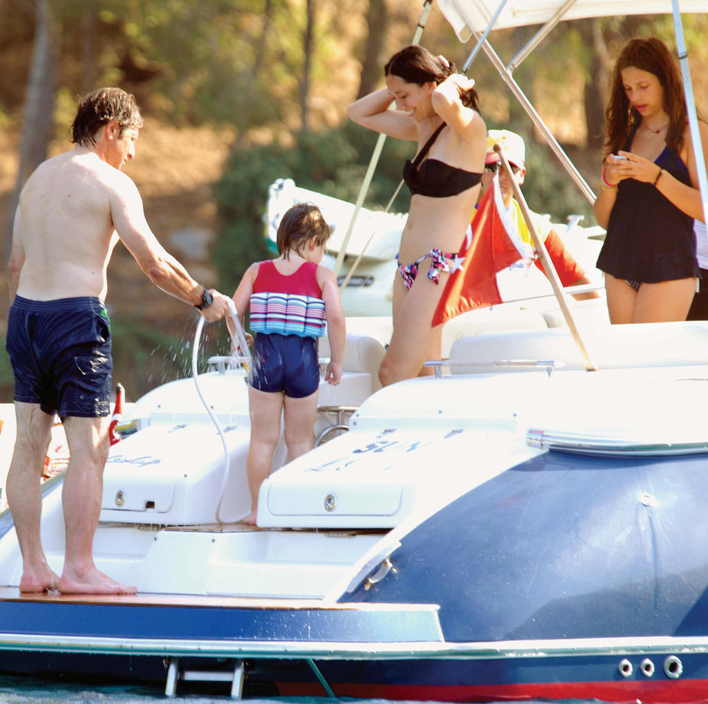 Çilingiroğlu ailesi tam kadro tatilde