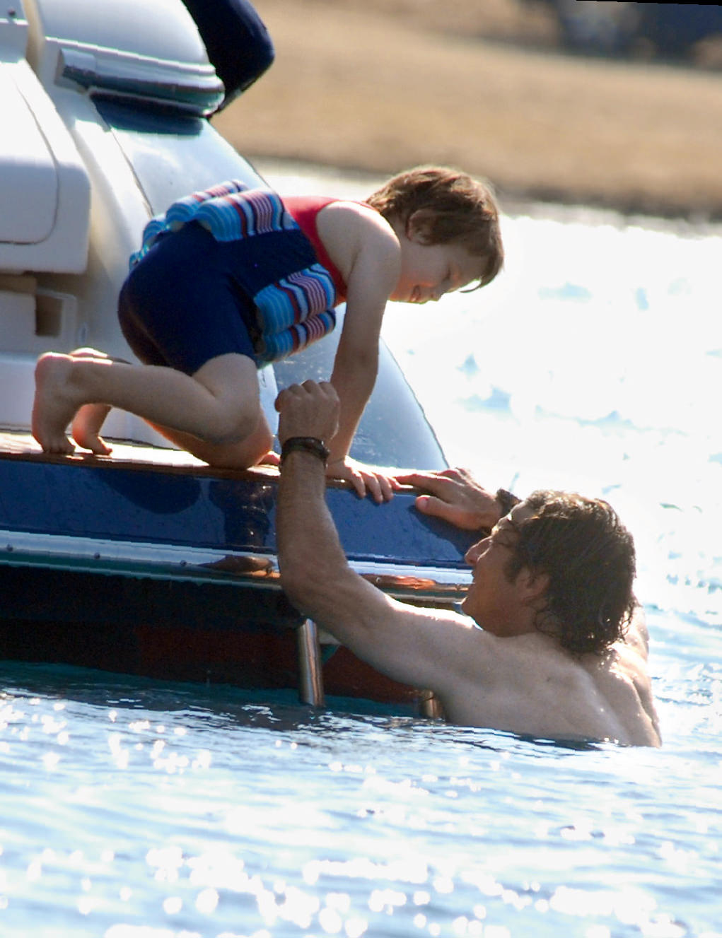 Çilingiroğlu ailesi tam kadro tatilde