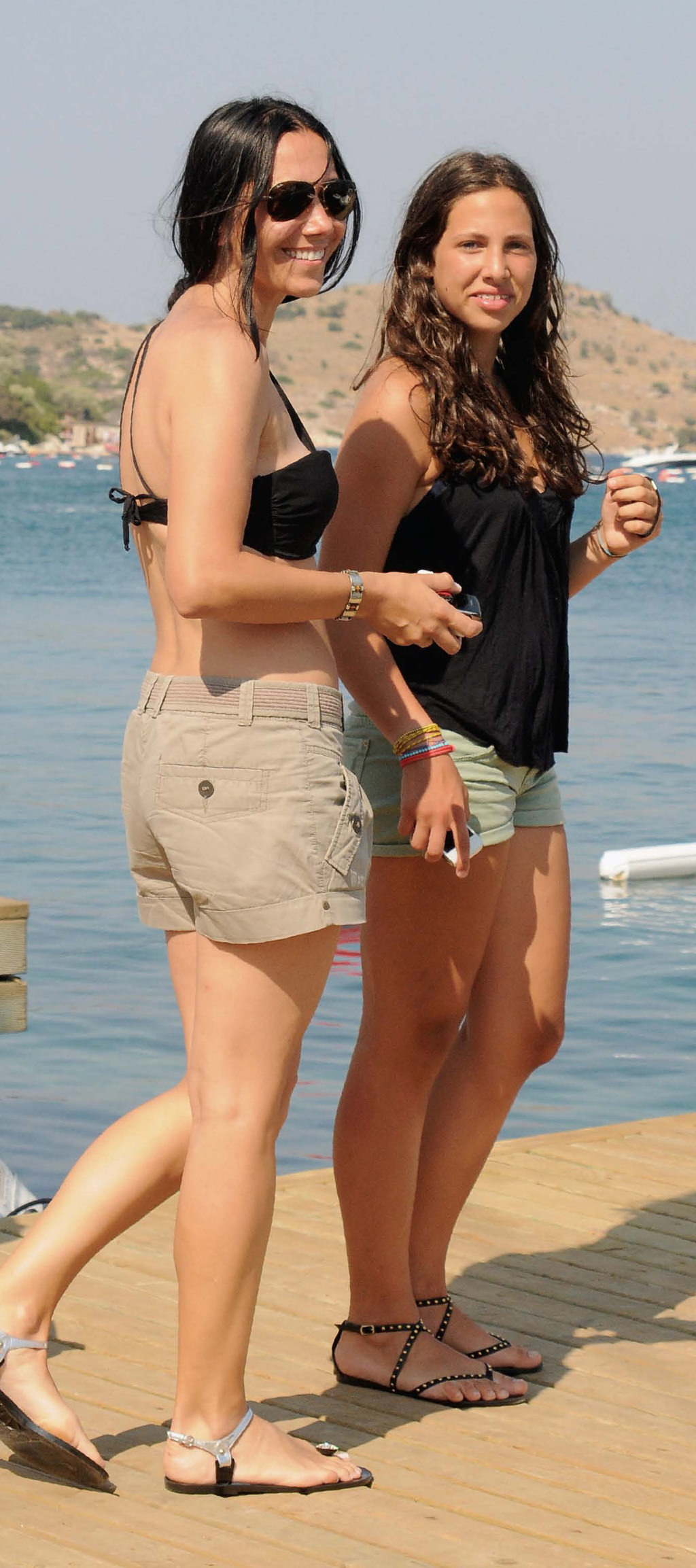 Çilingiroğlu ailesi tam kadro tatilde