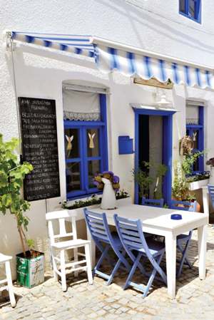 Sokak sokak Alaçatı...