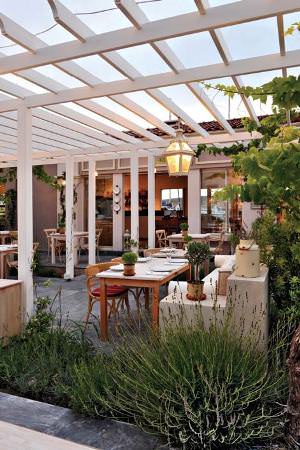 Sokak sokak Alaçatı...