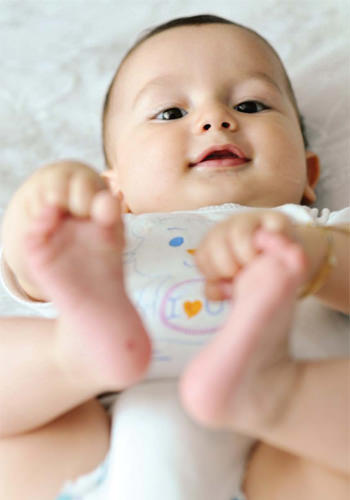 Miniğiniz neden her şeyi ağzına götürüyor?