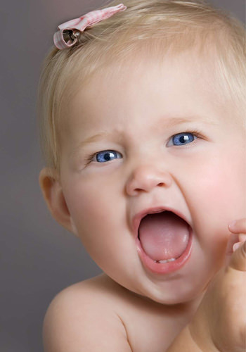 Miniğiniz neden her şeyi ağzına götürüyor?