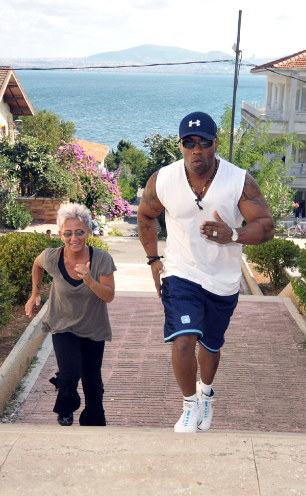 Kıvanç Tatlıtuğ'un kaslarının mucidleri