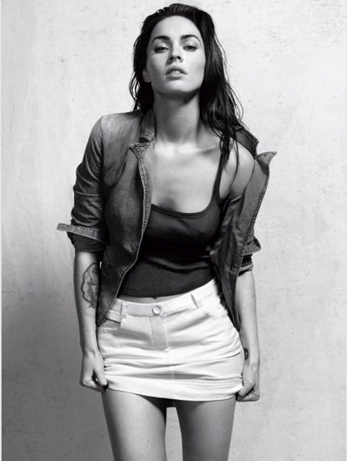 Megan Fox "Armani" ile büyüledi