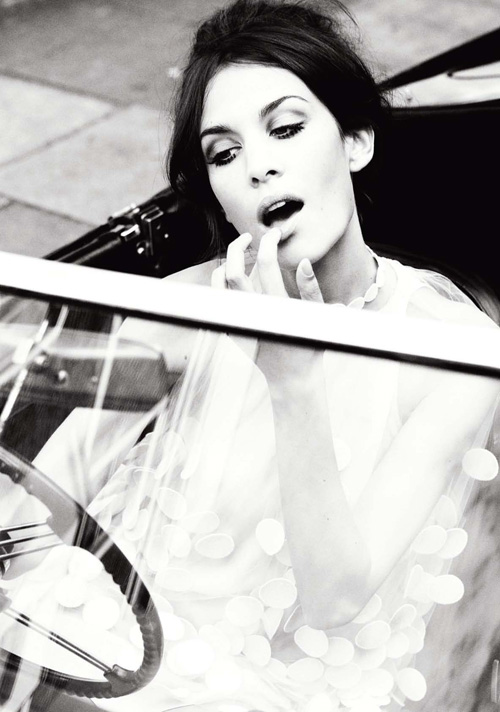 Stil ikonu Alexa Chung