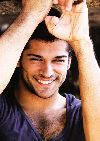 Gözleriyle konuşuyor: Burak Özçivit