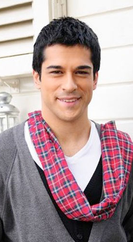 Gözleriyle konuşuyor: Burak Özçivit