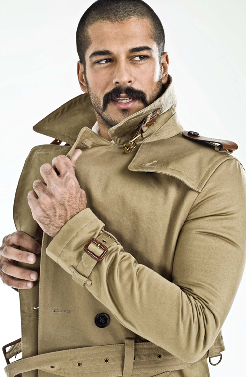 Gözleriyle konuşuyor: Burak Özçivit