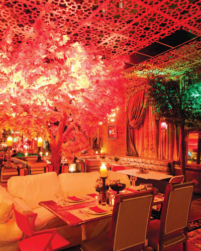 Doğu ile batının dansı: Beyrouth Cafe Club