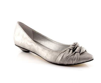 Gümüş rengi ayakkabı modelleri