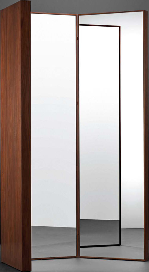 Paravanın arkasında