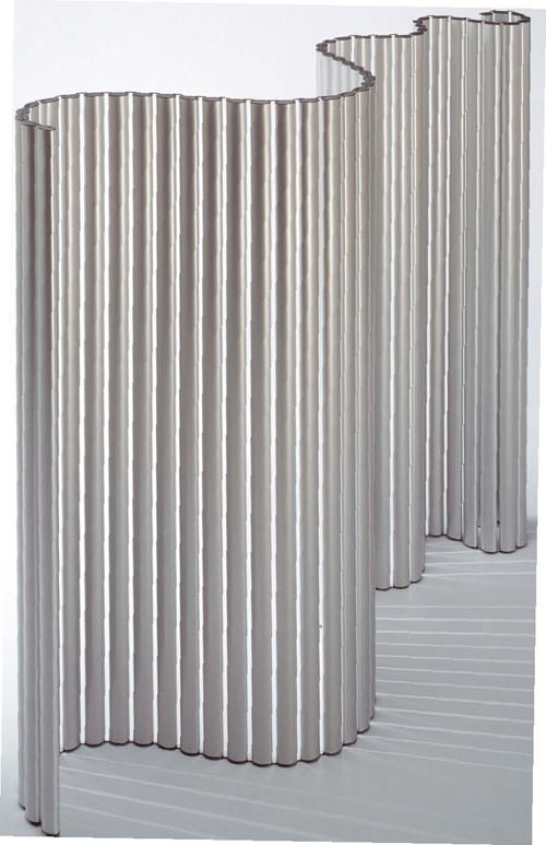 Paravanın arkasında