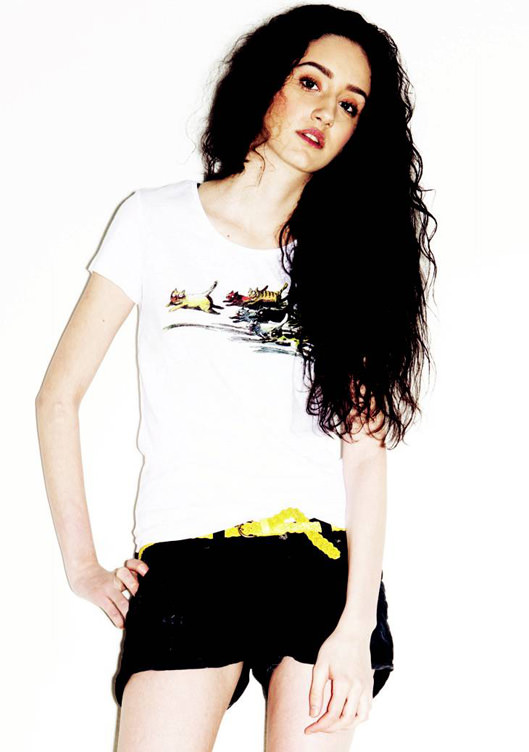 Mavi'nin yeni İstanbul tişörtleri Selçuk Demirel imzalı!