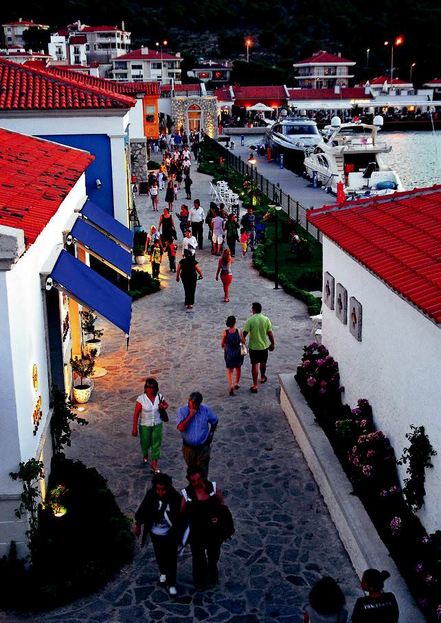 Çeşme'de yaz bir başka güzel